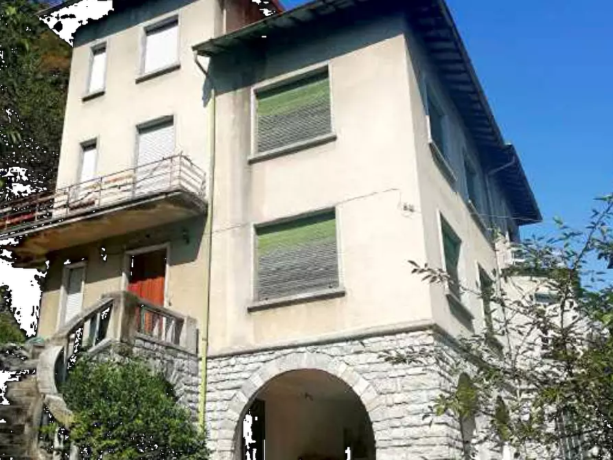 casa indipendente in vendita a Valbrona in zona Visino
