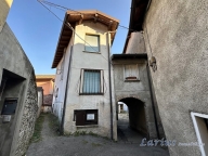 casa indipendente in vendita a Valbrona