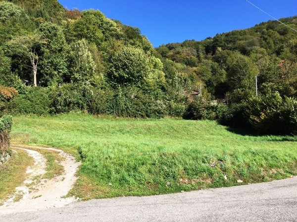 attico in vendita a Valbrona in zona Candalino