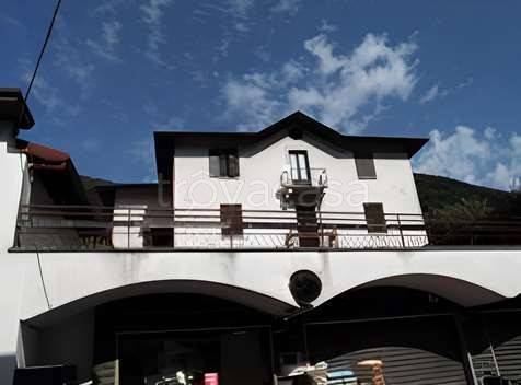 appartamento in vendita a Valbrona in zona Osigo