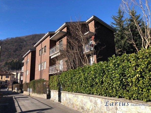 appartamento in vendita a Valbrona in zona Osigo