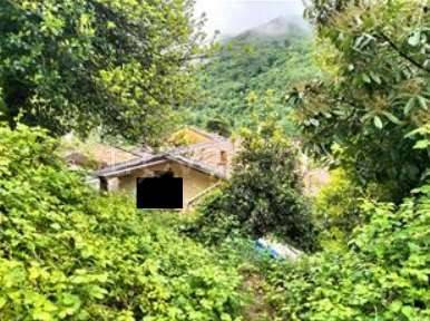 casa indipendente in vendita a Valbrona in zona Visino