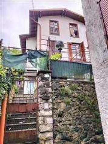 appartamento in vendita a Valbrona in zona Visino