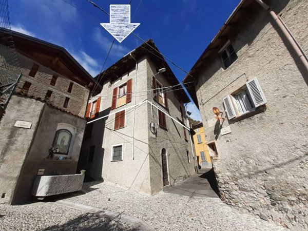 appartamento in vendita a Valbrona in zona Visino