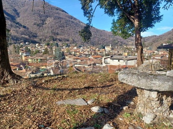 villa in vendita a Valbrona in zona Osigo