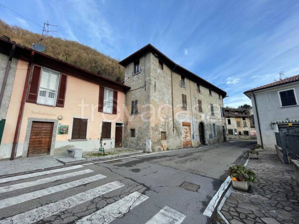 appartamento in vendita a Valbrona in zona Visino