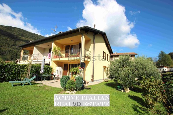 casa indipendente in vendita a Valbrona