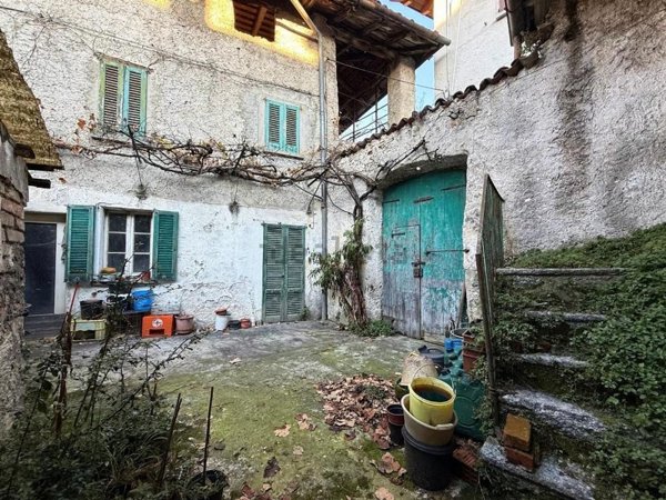 pentavano in vendita a Valbrona