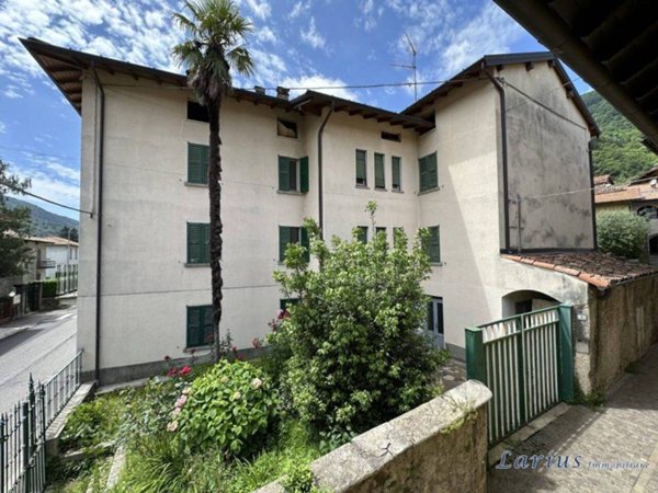 casa indipendente in vendita a Valbrona