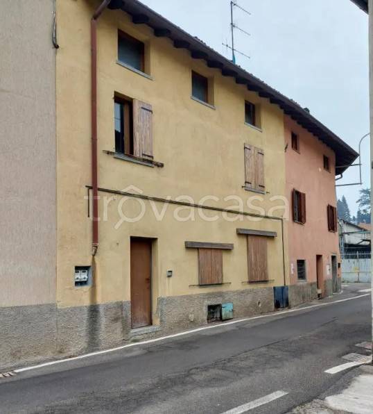 appartamento in vendita a Valbrona in zona Visino