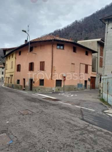 appartamento in vendita a Valbrona in zona Visino