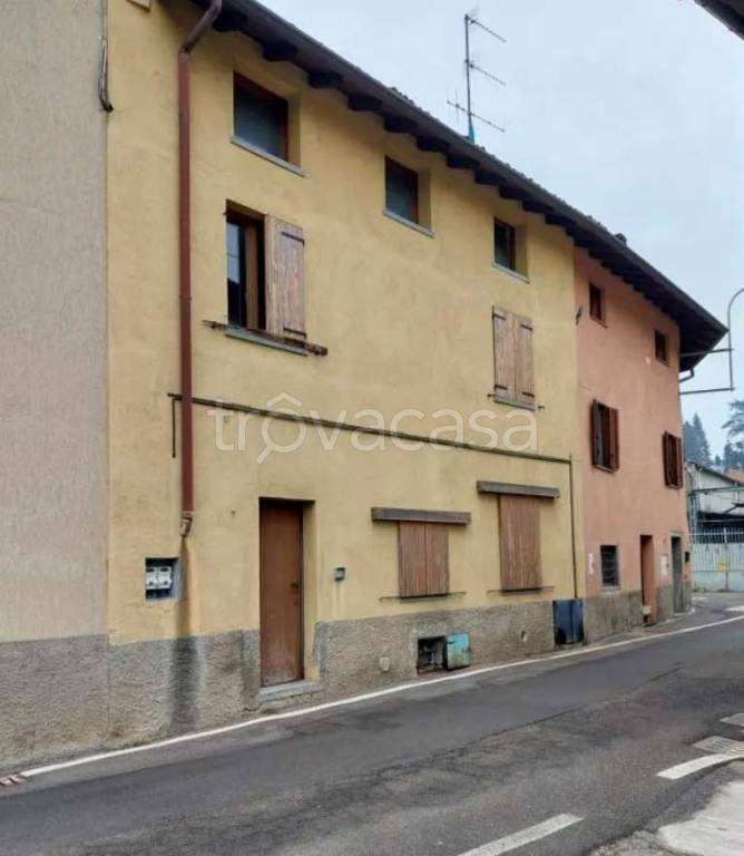 appartamento in vendita a Valbrona in zona Visino