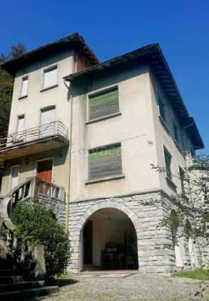 villa in vendita a Valbrona in zona Visino