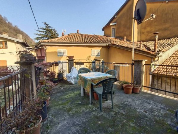 appartamento in vendita a Valbrona in zona Visino