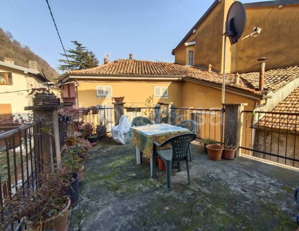 appartamento in vendita a Valbrona in zona Visino