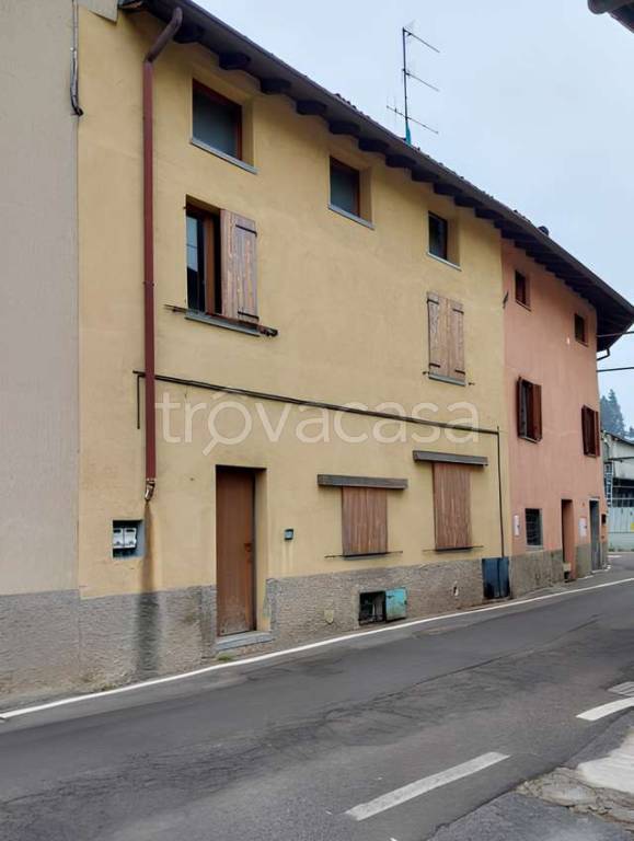 appartamento in vendita a Valbrona in zona Visino