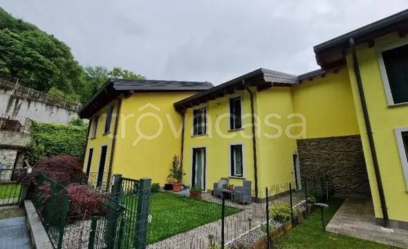 casa indipendente in vendita a Valbrona in zona Osigo