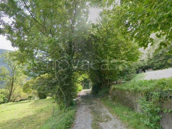 casa indipendente in vendita a Valbrona