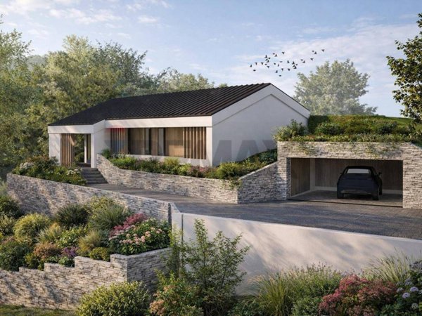 terreno edificabile in vendita a Valbrona in zona Osigo