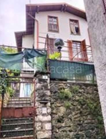 appartamento in vendita a Valbrona in zona Visino