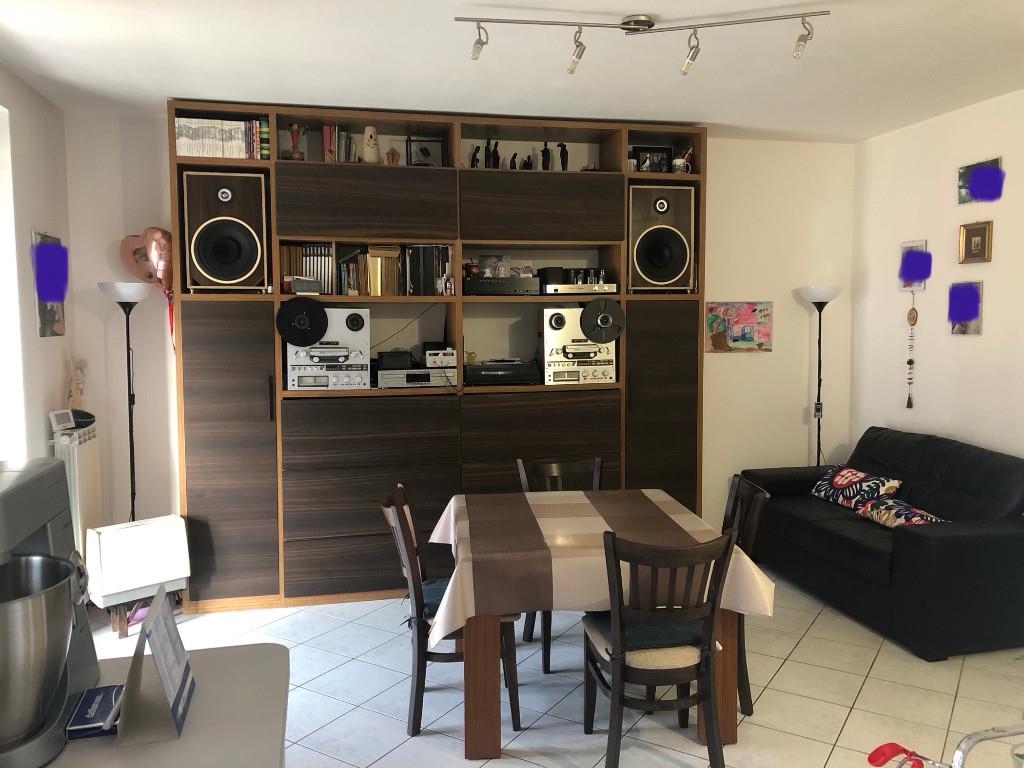 appartamento in vendita a Valbrona in zona Osigo