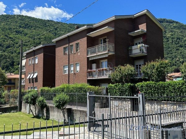 appartamento in vendita a Valbrona in zona Osigo
