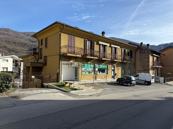 appartamento in vendita a Valbrona in zona Osigo