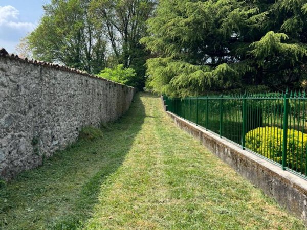 terreno agricolo in vendita a Valbrona in zona Osigo