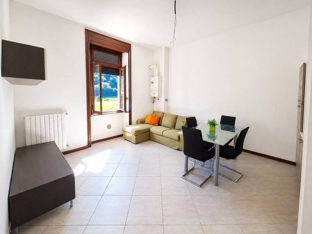 appartamento in vendita a Valbrona in zona Visino