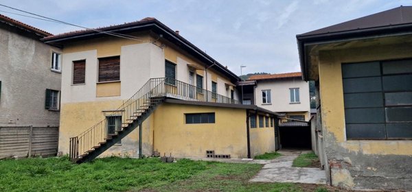 appartamento in vendita a Valbrona in zona Candalino