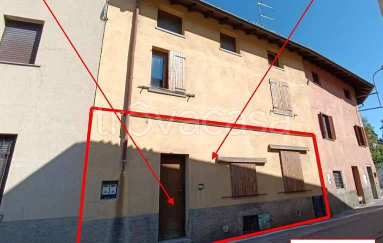 appartamento in vendita a Valbrona in zona Visino