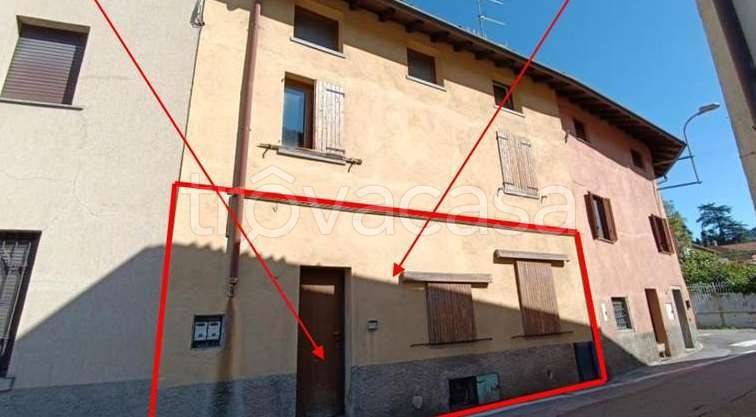 appartamento in vendita a Valbrona in zona Visino