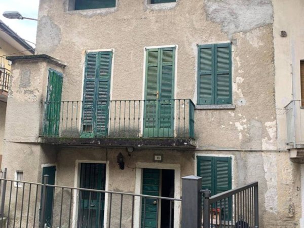 appartamento in vendita a Valbrona in zona Maisano