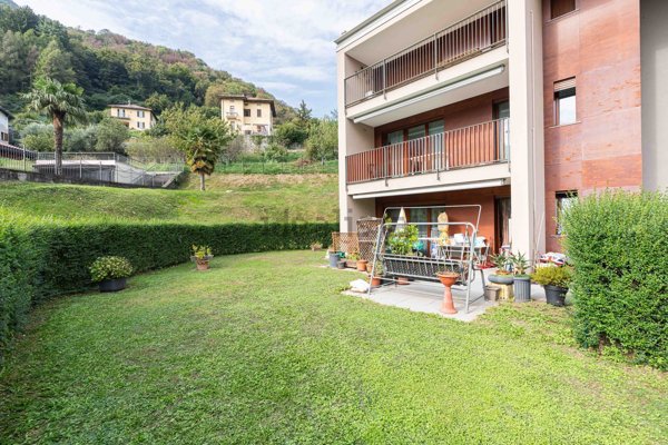 appartamento in vendita a Valbrona in zona Maisano