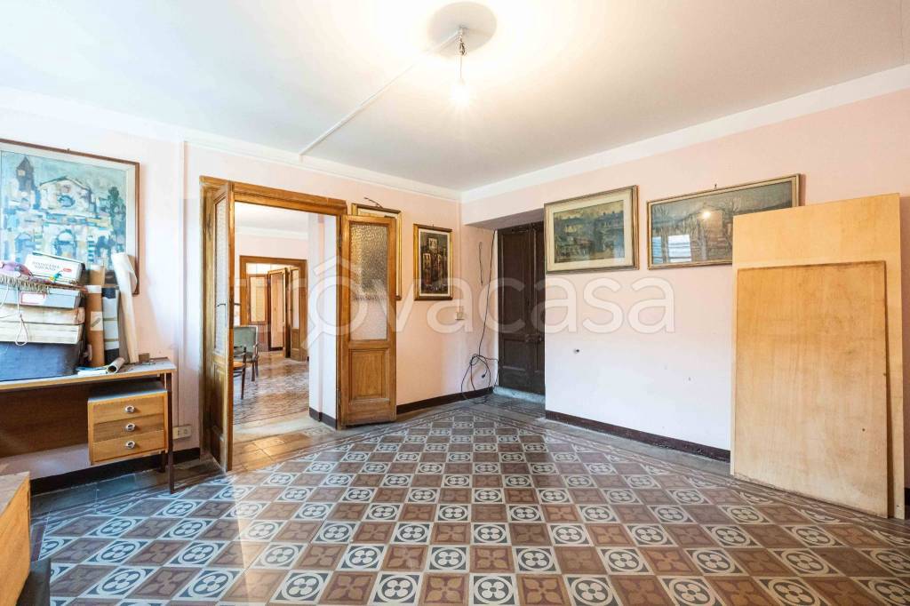 appartamento in vendita a Valbrona in zona Osigo