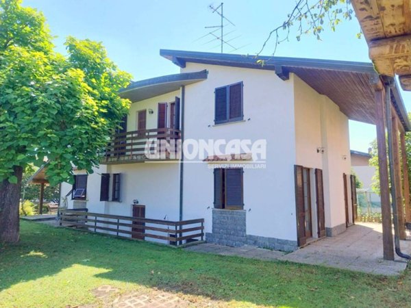 casa indipendente in vendita a Valmorea