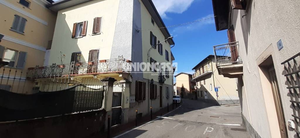 casa indipendente in vendita a Valmorea