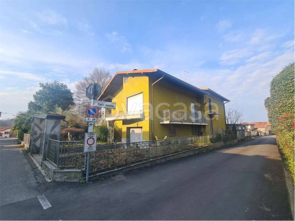 casa indipendente in vendita a Valmorea