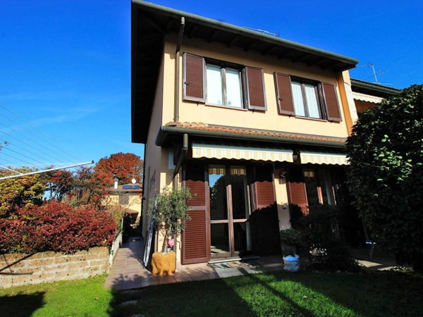 casa indipendente in vendita a Valmorea