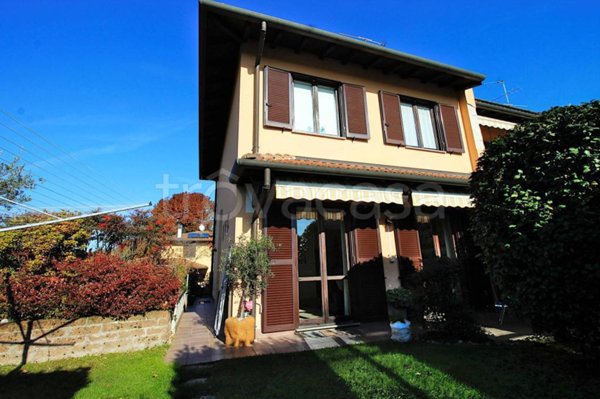 casa indipendente in vendita a Valmorea