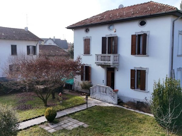 casa indipendente in vendita a Valmorea