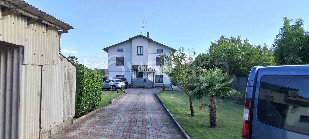 casa indipendente in vendita a Valmorea in zona Casanova Lanza