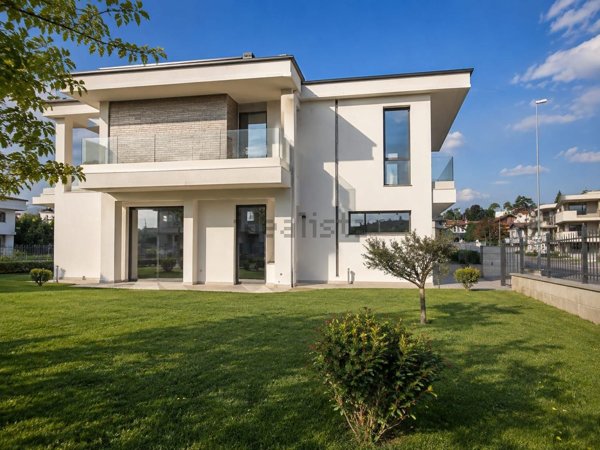 casa indipendente in vendita a Valmorea in zona Casanova Lanza