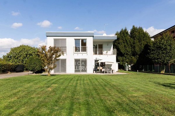 casa indipendente in vendita a Valmorea in zona Casanova Lanza