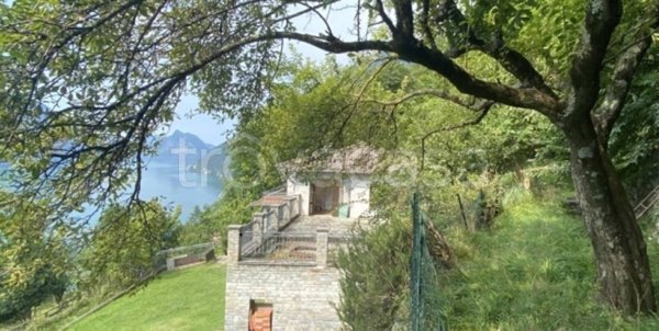 casa indipendente in vendita a Valsolda