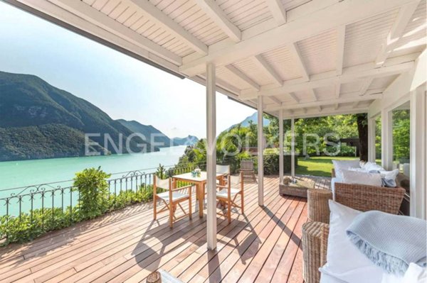 casa indipendente in vendita a Valsolda in zona Loggio