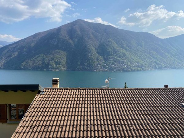 casa indipendente in vendita a Valsolda in zona Oria