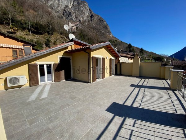 appartamento in vendita a Valsolda in zona Cressogno