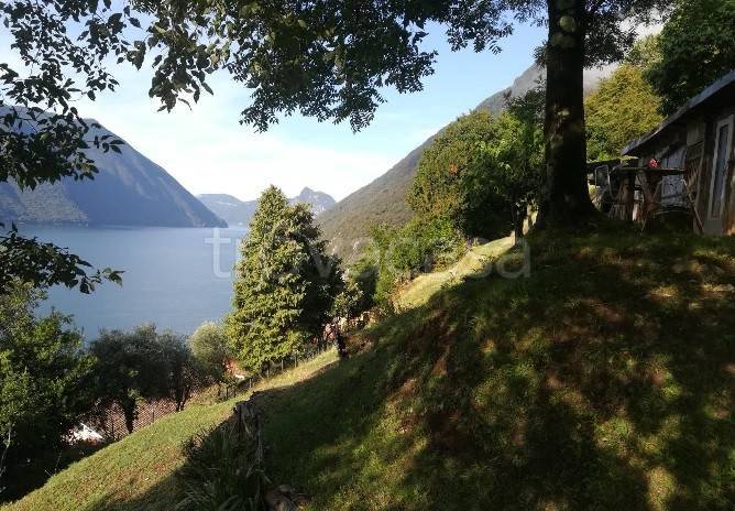 terreno edificabile in vendita a Valsolda