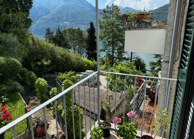 casa indipendente in vendita a Valsolda in zona Cressogno